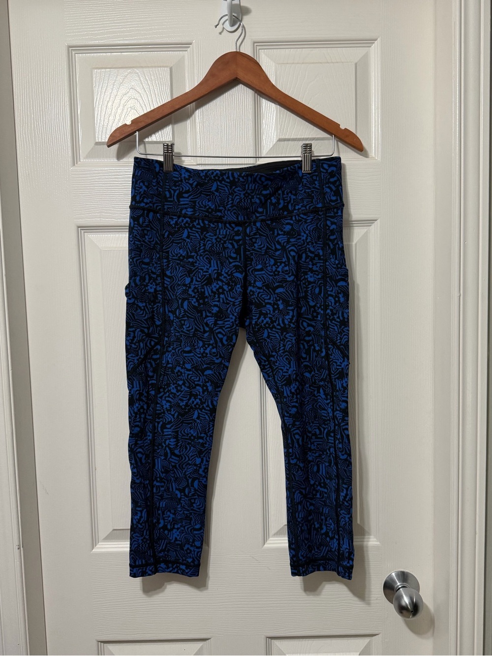 Lululemon athletica speed crop seawheeze size 8 euc